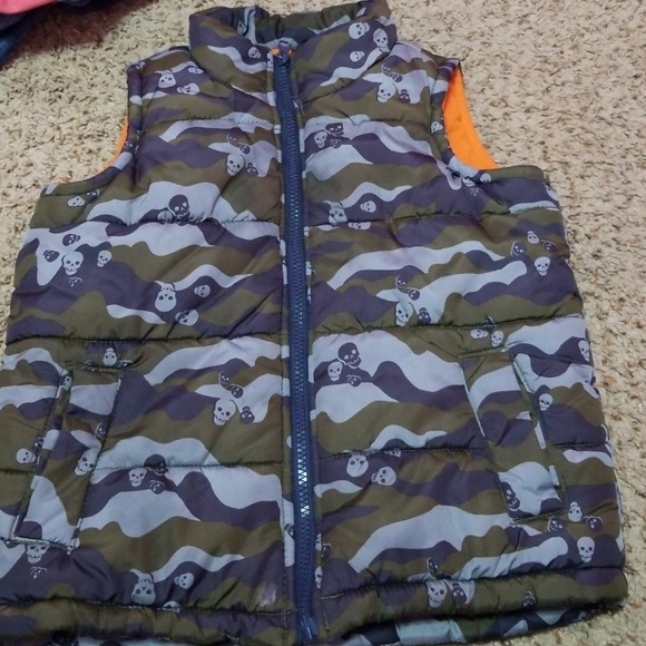 Old Navy Other - Puffer vest Fleece inside Rainproof Xs/5 boys Old Navy Other - Puffer vest Fleece inside Rainproof Xs/5 boys